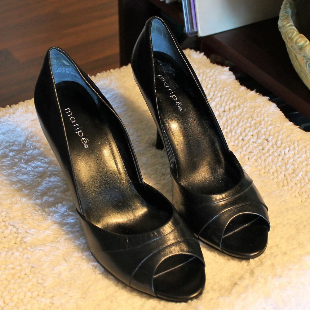 😮 Just in! EUC! Leather upper Maripe stiletto kitten heeled peeptoe pumps